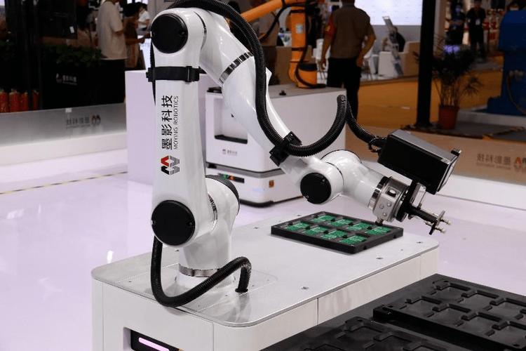 智能制造整體解決方案 工廠移動操作環節的人工替代與手機軟硬件助力
